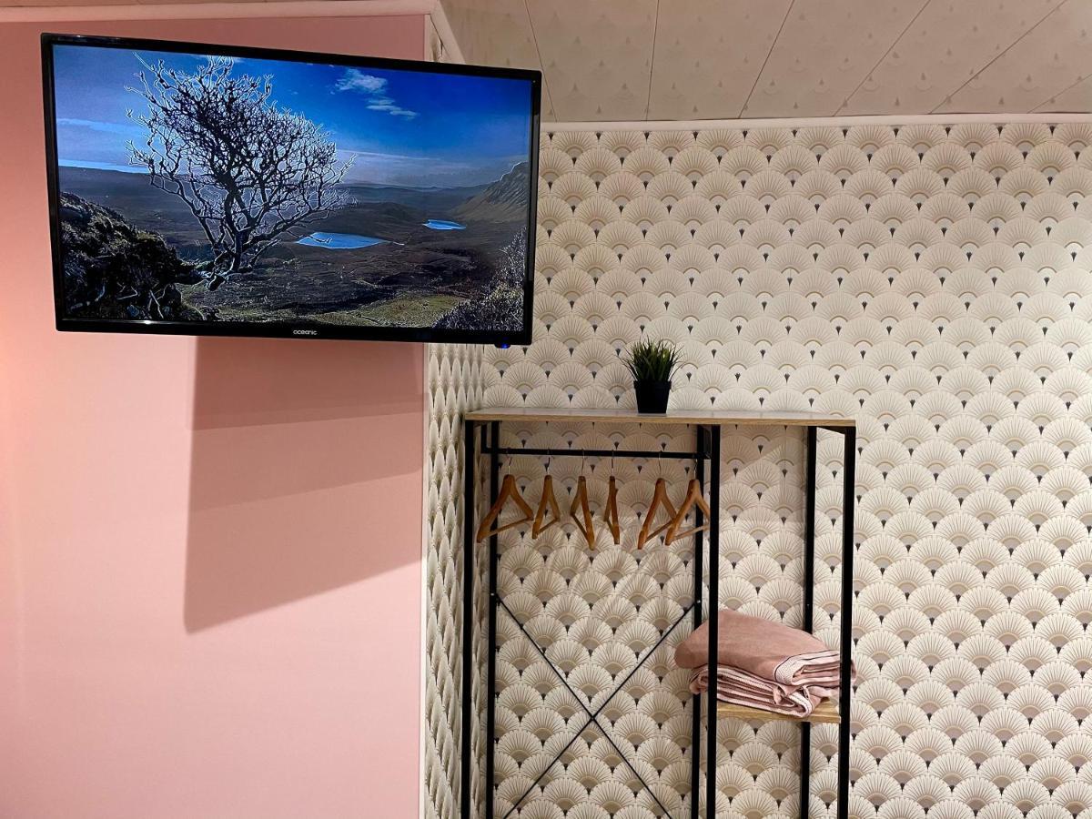 Capstay Color Valenciennes & Netflix Trith-Saint-Leger Екстериор снимка