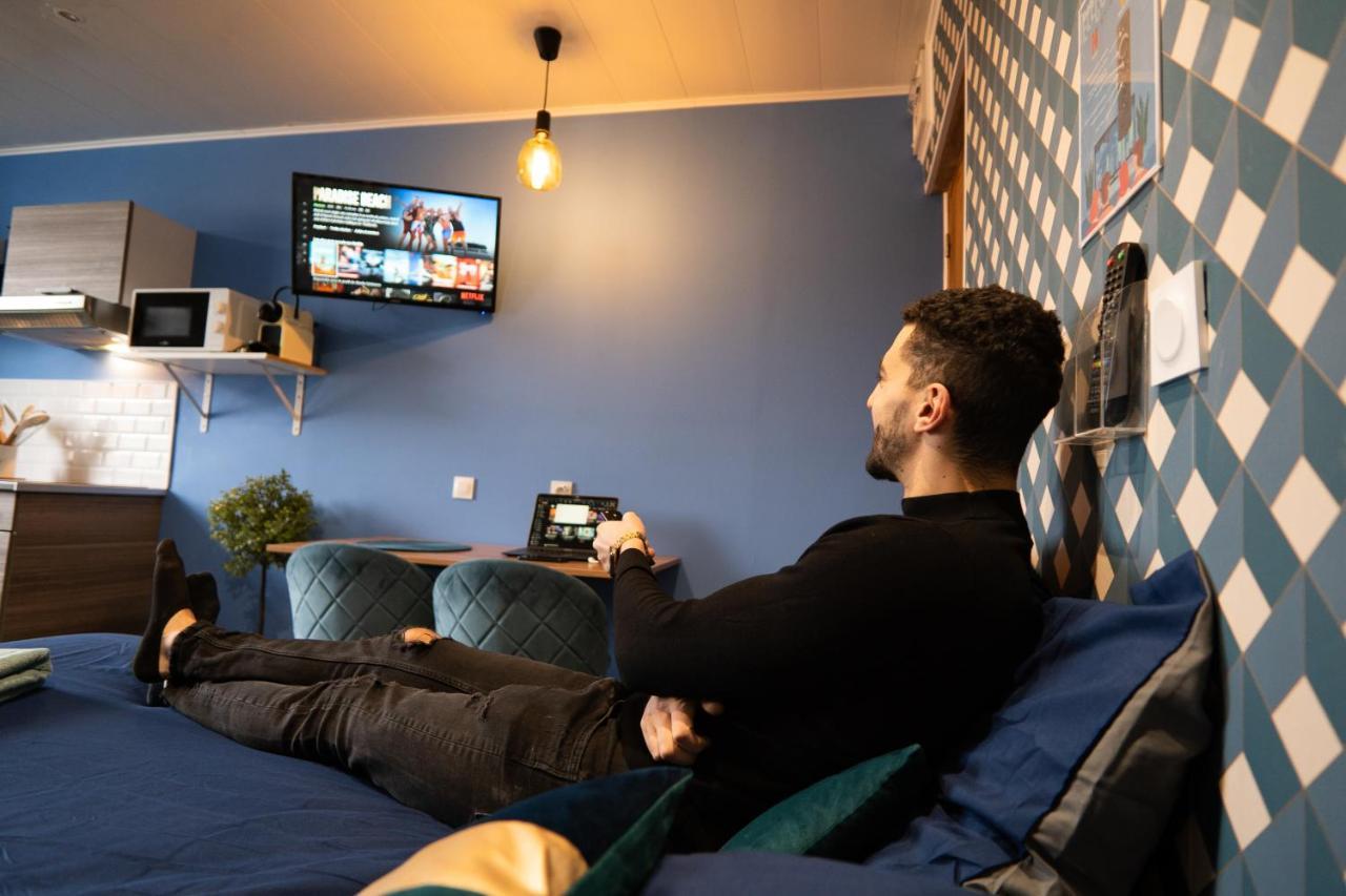 Capstay Color Valenciennes & Netflix Trith-Saint-Leger Екстериор снимка